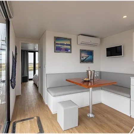 Botel Barcos Casa Ostraveiro *