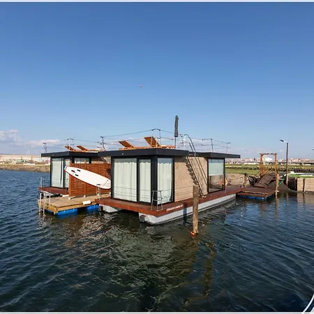 Botel Barcos Casa Ostraveiro