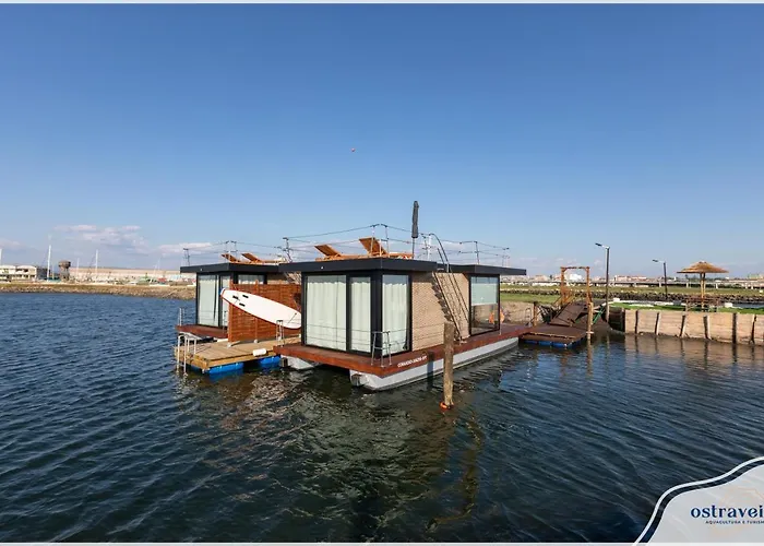 Botel Barcos Casa Ostraveiro